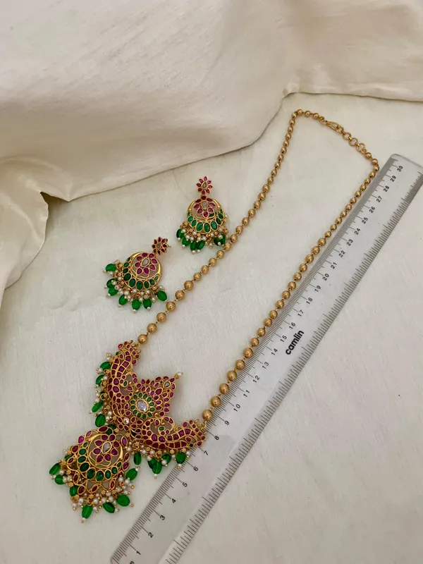 Nika_Antique_Pendent_Chain_Set