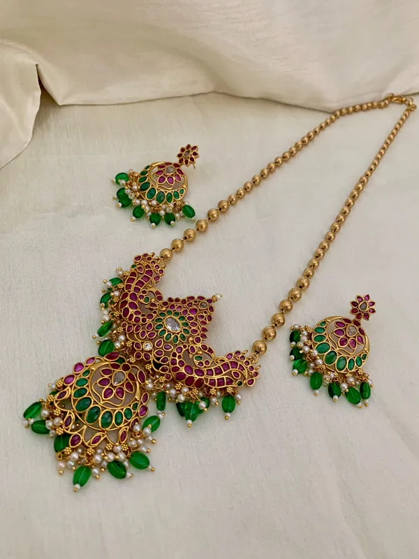 Nika_Antique_Pendent_Chain_Set