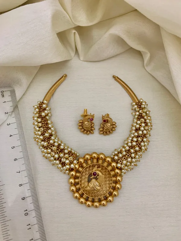 Aanya_cluster_pipe_style_Necklace