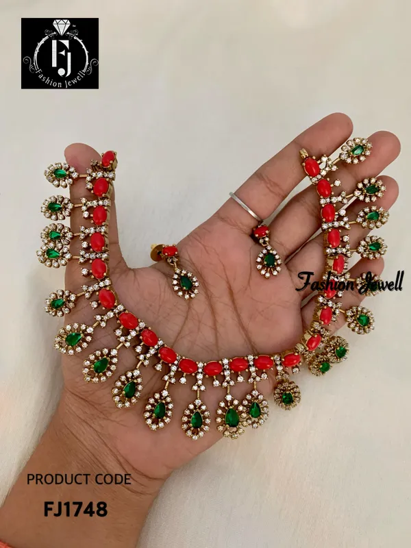 EMERALD_MUNGA_STONE__NECKLACE_SET