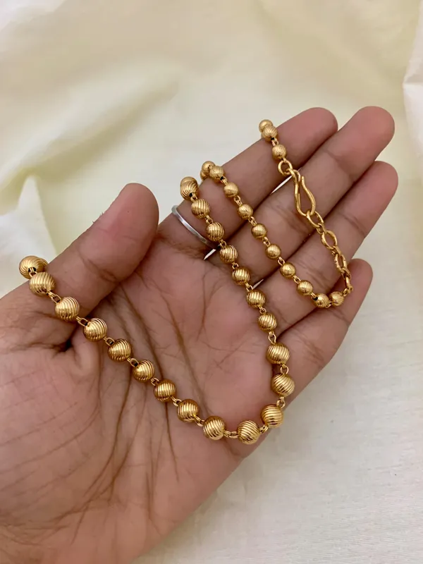 TIRAM_MINIMAL_BALL_CHAIN.