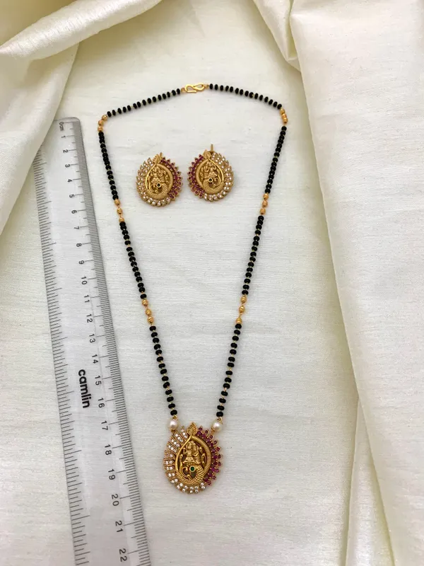 LYRA_SINGLE_STRAND_MANGALSUTRA_SET
