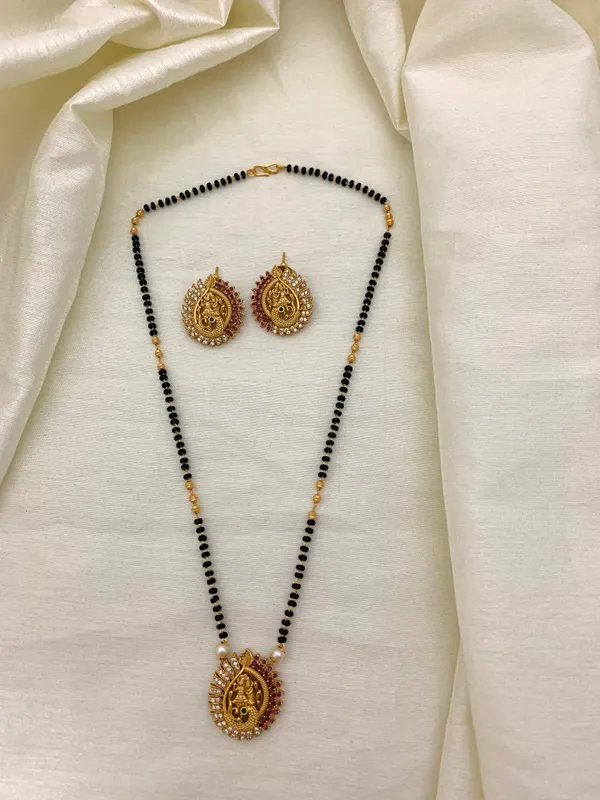 LYRA_SINGLE_STRAND_MANGALSUTRA_SET