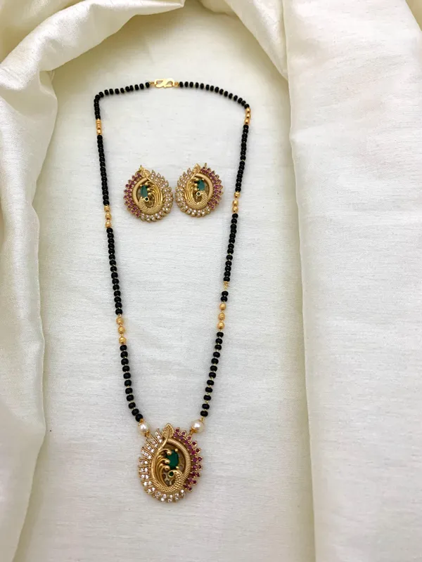 NAARI_SINGLE_STRAND_MANGALSUTRA_SET