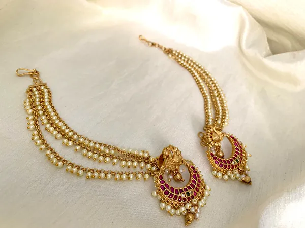 LARA_EARRINGS_WITH_DETACHABLE_MATTAL_CHAIN