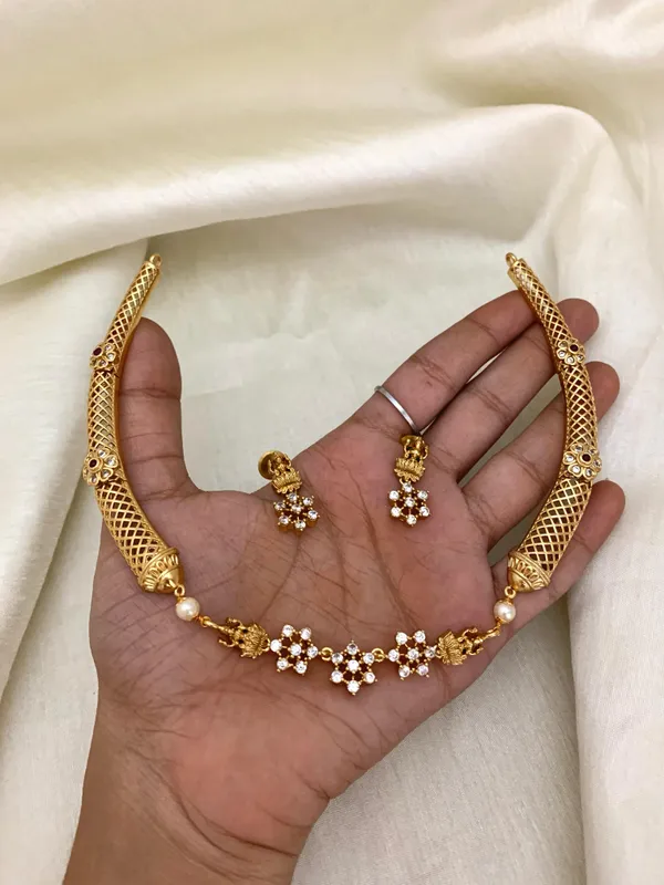 TEMPLE_DESIGN_HASLI_NECKLACE_SET