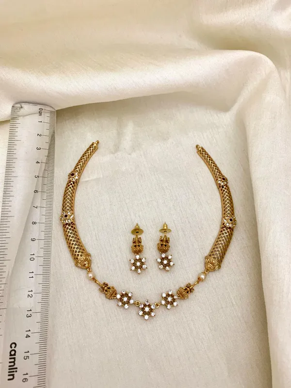 TEMPLE_DESIGN_HASLI_NECKLACE_SET