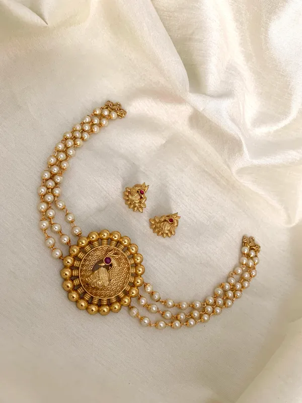 PRAKRUTI_GOLD_PEARL_CHOKER_SET