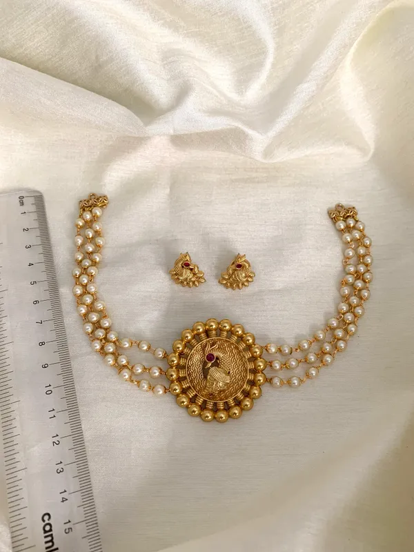 PRAKRUTI_GOLD_PEARL_CHOKER_SET