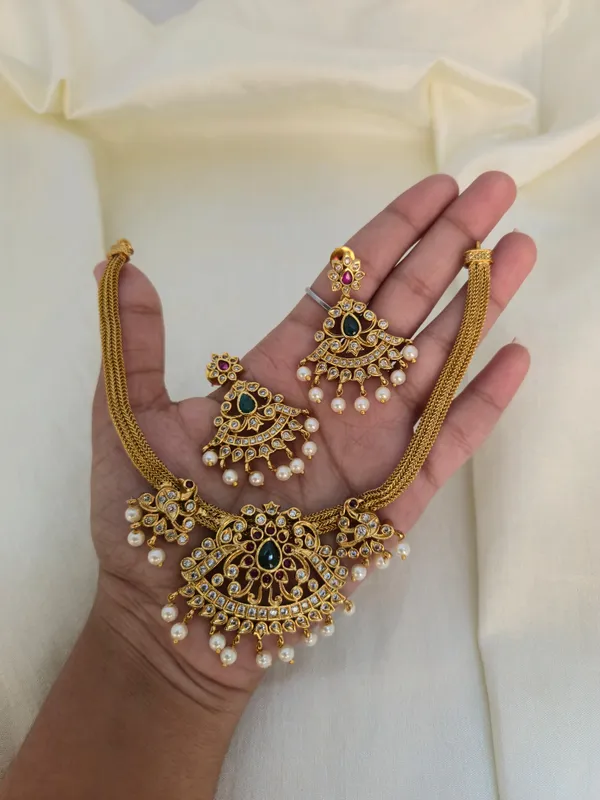 RIHU_ANTIQUE_NECKLCE_SET