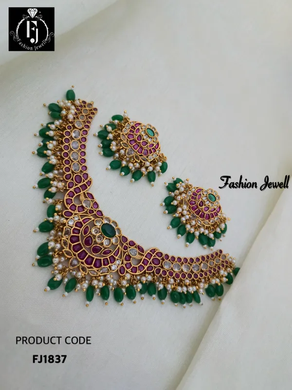 RIHA_ANTIQUE_NECKLACE_SET