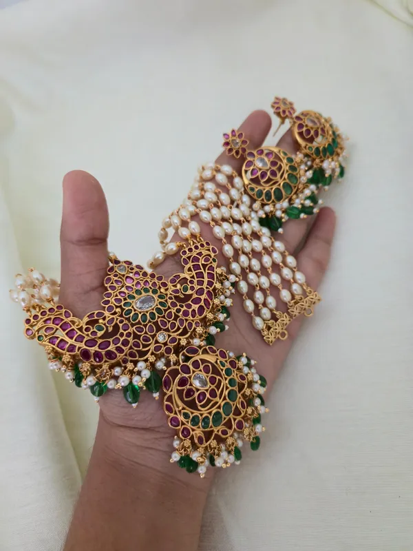 RAZZI__ANTIQUE_BEADS_PENDENT_WITH__THREE_LAYER__PEARL_HARAM