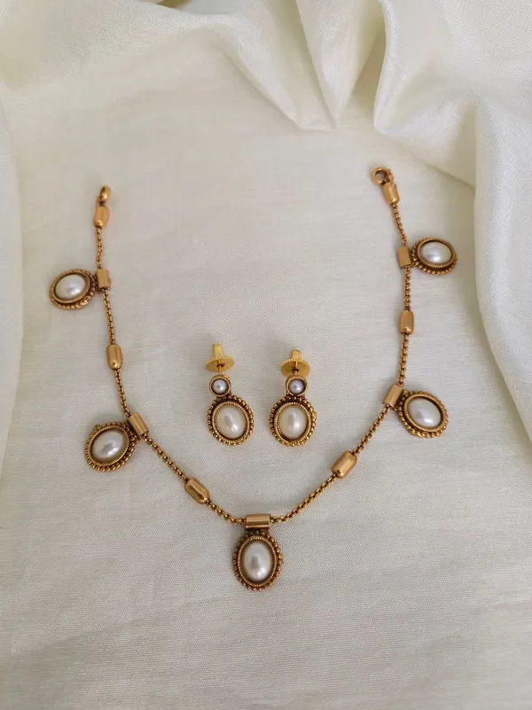 HIMANI_MATT_FINISH_OVAL__NECKLACE_SET