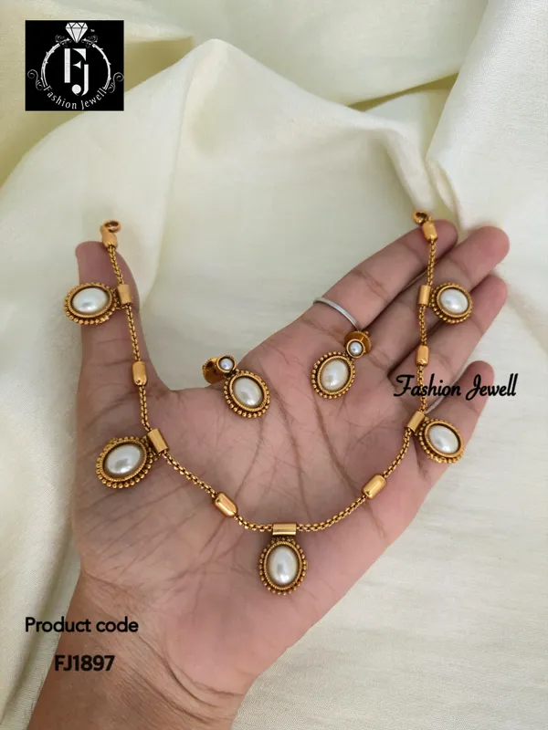 HIMANI_MATT_FINISH_OVAL__NECKLACE_SET