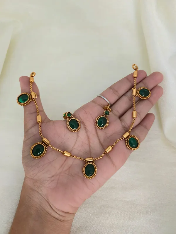 HIMANI_MATT_FINISH_OVAL__NECKLACE_SET