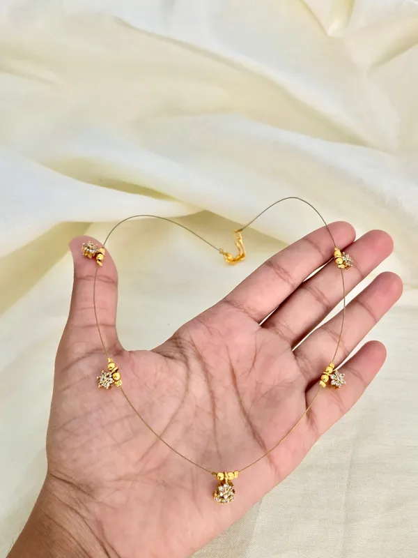 MOON-STAR_INVISIBLE_NECKLACE