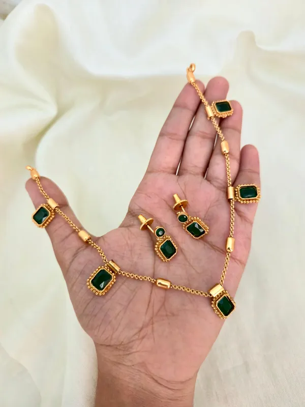 SHAGUN_ANTIQUE_NECKLACE_SET
