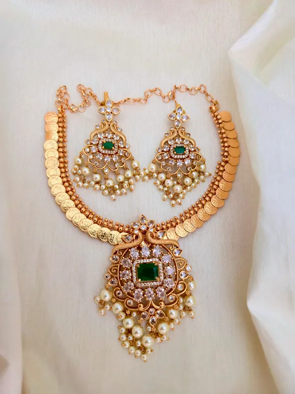 KAASU_SEMI_BRIDAL_SHORT_NECKLACE_SET