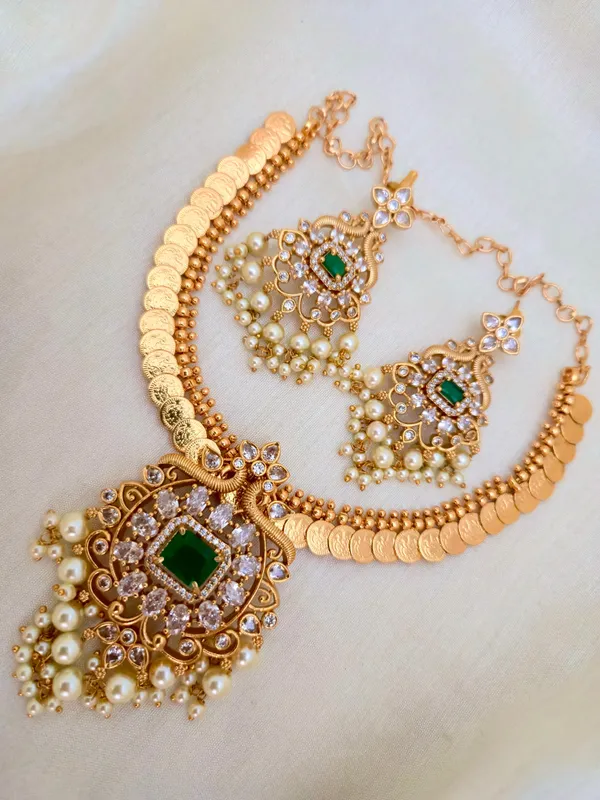 KAASU_SEMI_BRIDAL_SHORT_NECKLACE_SET