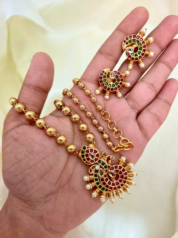 MAHAAN_KEMPU_BALL_CHAIN_PENDENT_SET