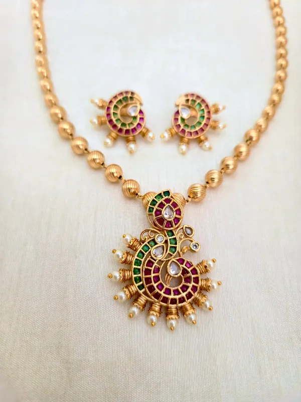 MAHAAN_KEMPU_BALL_CHAIN_PENDENT_SET