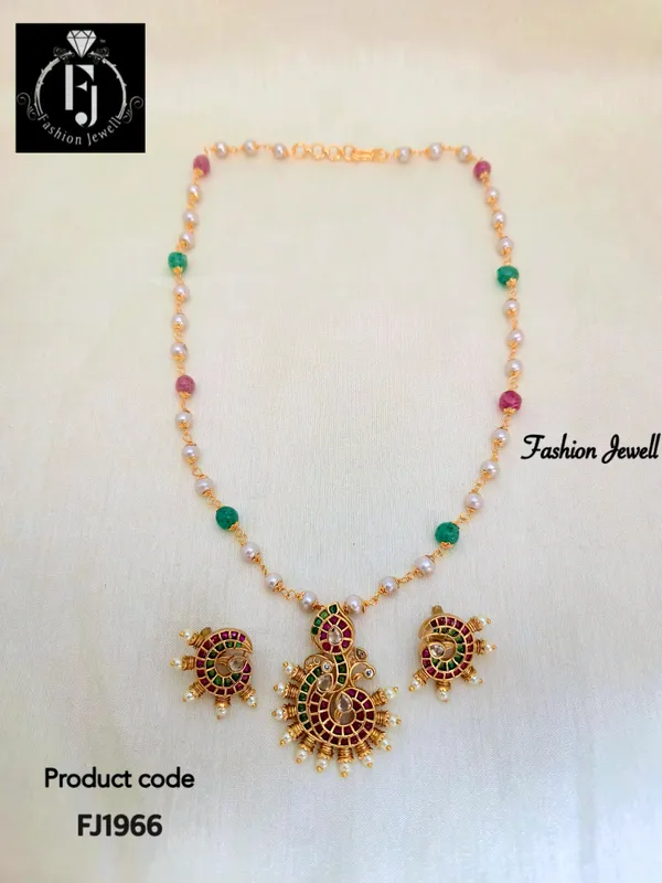 MAHAAN_KEMPU_GEMSTONE_PENDENT_SET