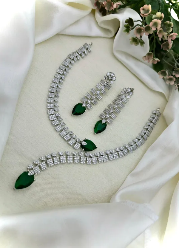 Lara_CZ_Diamond_Necklace_Set