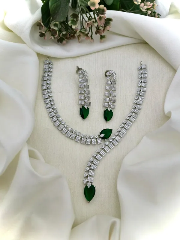 Lara_CZ_Diamond_Necklace_Set
