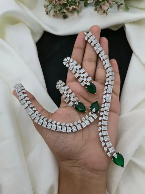Lara_CZ_Diamond_Necklace_Set