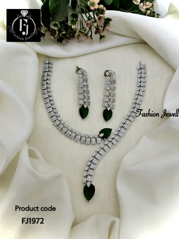 Lara_CZ_Diamond_Necklace_Set