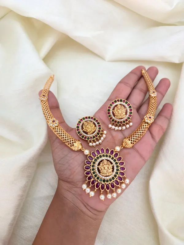Adilakshmi__Hasli_Necklace_Set