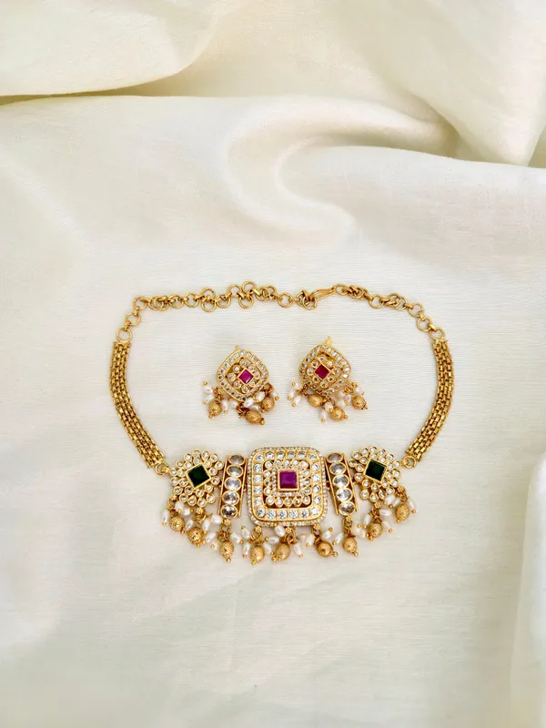 Rava_Antique_Choker_Set