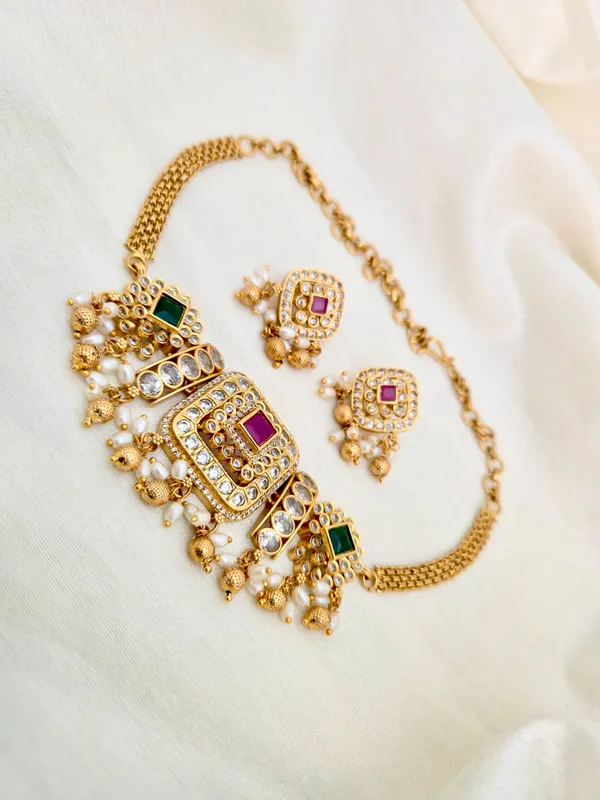 Rava_Antique_Choker_Set
