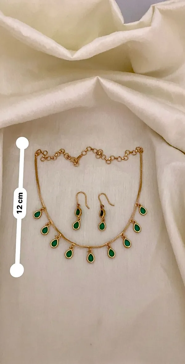 Minimal_Green_Drop_Necklace_set