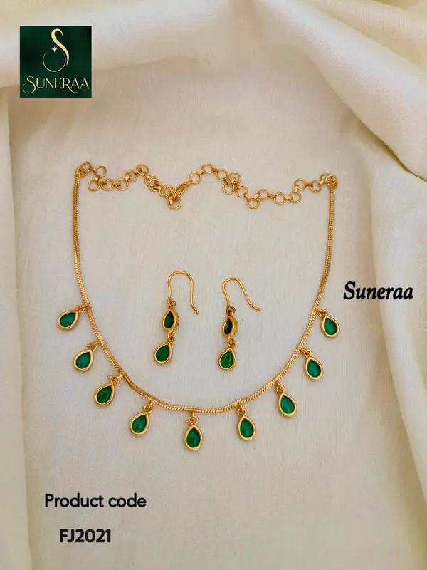 Minimal_Green_Drop_Necklace_set
