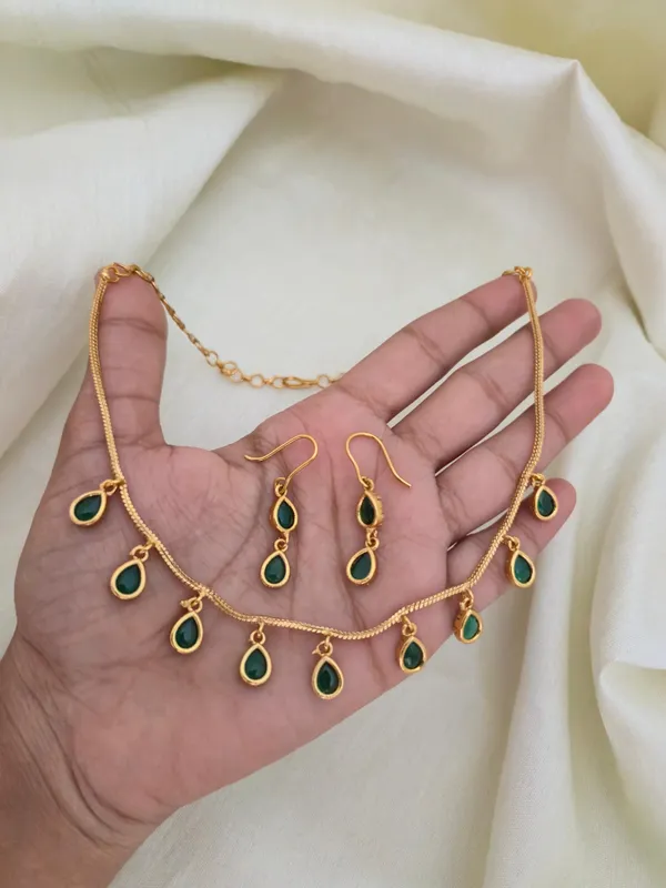 Minimal_Green_Drop_Necklace_set