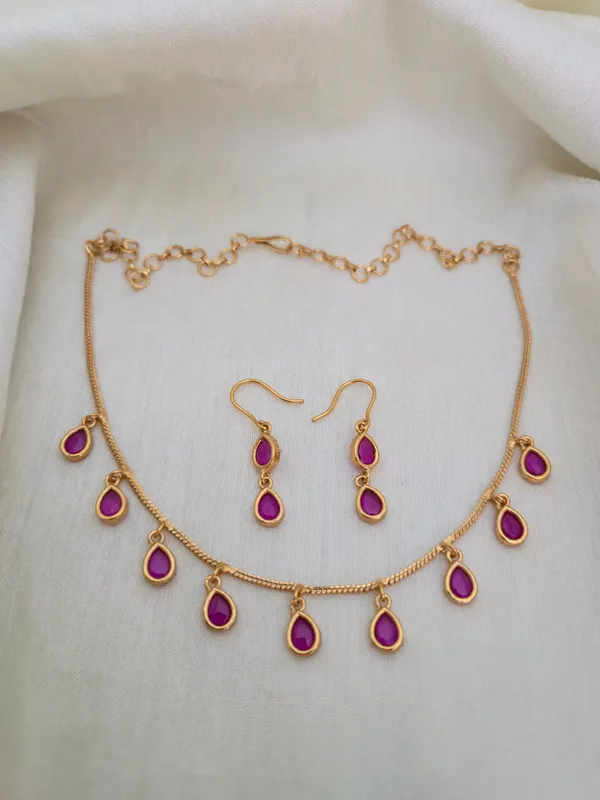 Minimal_Ruby_Drop_Necklace_set