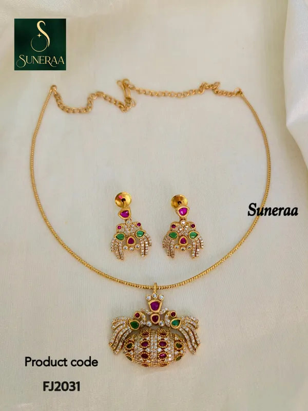 Minimal_Hasli_/_Kanti_Necklace_set
