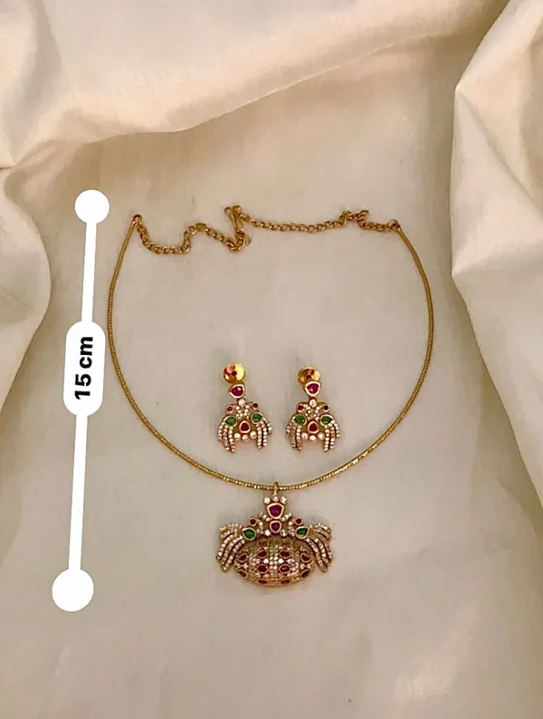Minimal_Hasli_/_Kanti_Necklace_set