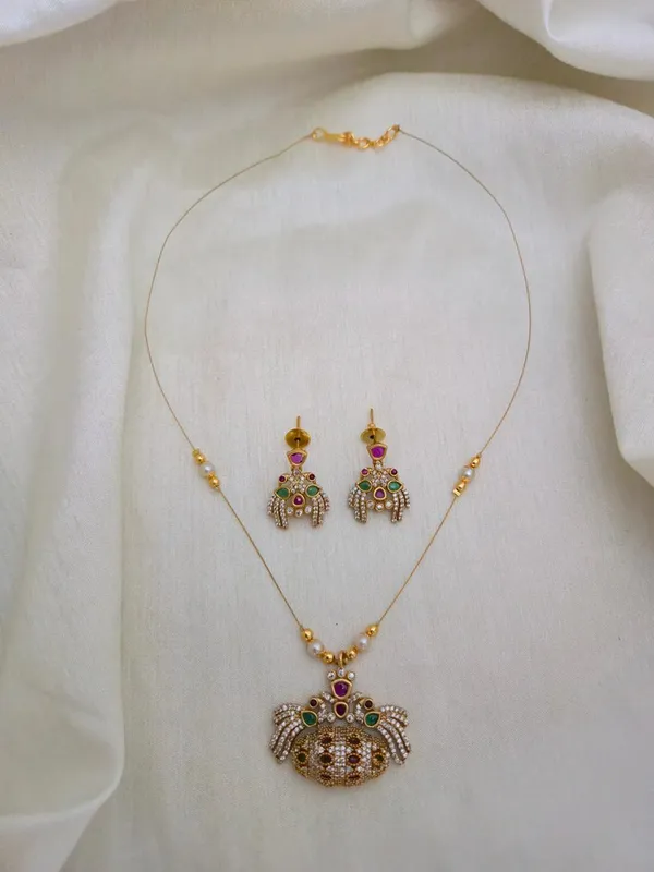 Invisible_Style_AD_Necklace_Set