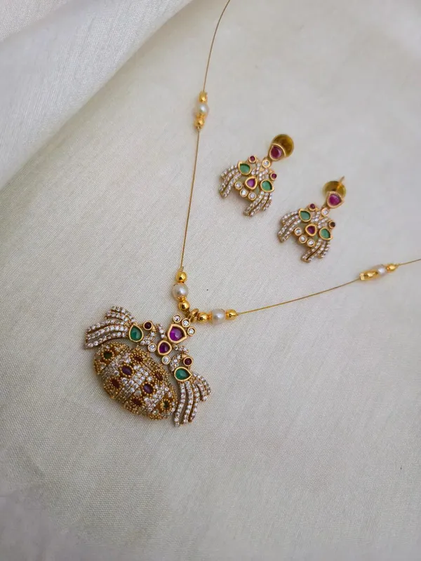 Invisible_Style_AD_Necklace_Set