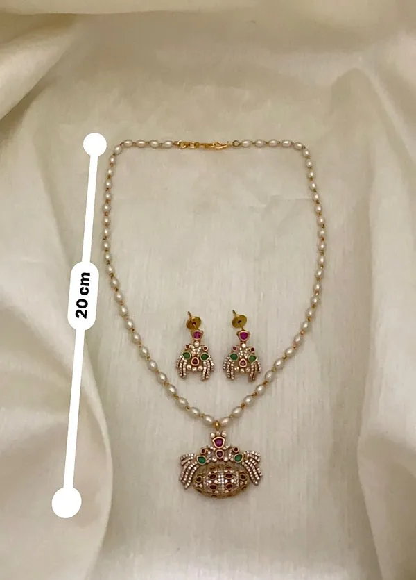 Eriha_Rice_Pearl_Necklace_with_Earrings