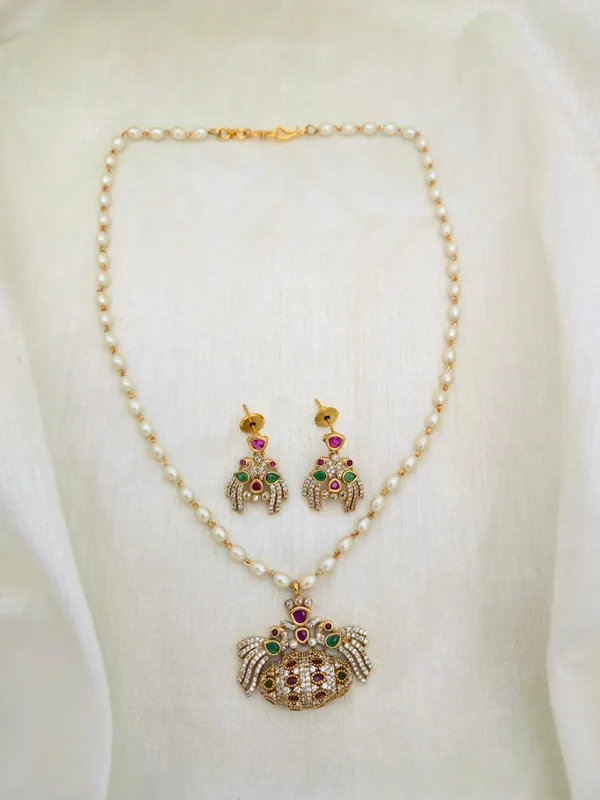 Eriha_Rice_Pearl_Necklace_with_Earrings