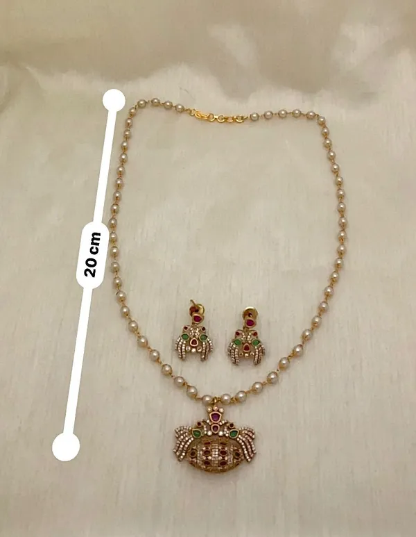 Eriha_Round_Pearl_Necklace_with_Earrings