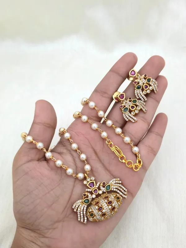 Eriha_Round_Pearl_Necklace_with_Earrings