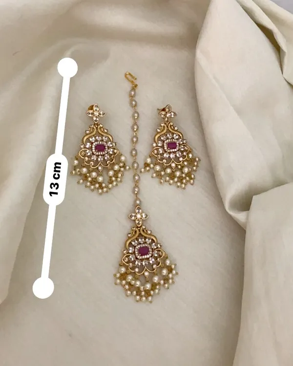 Dheema_Maangtikka_with_Earrings