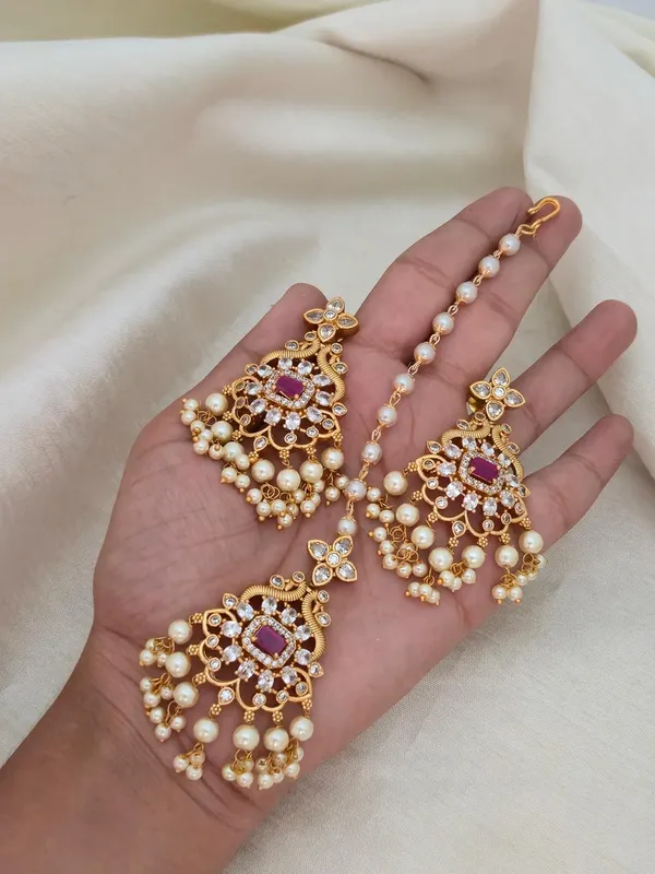 Dheema_Maangtikka_with_Earrings