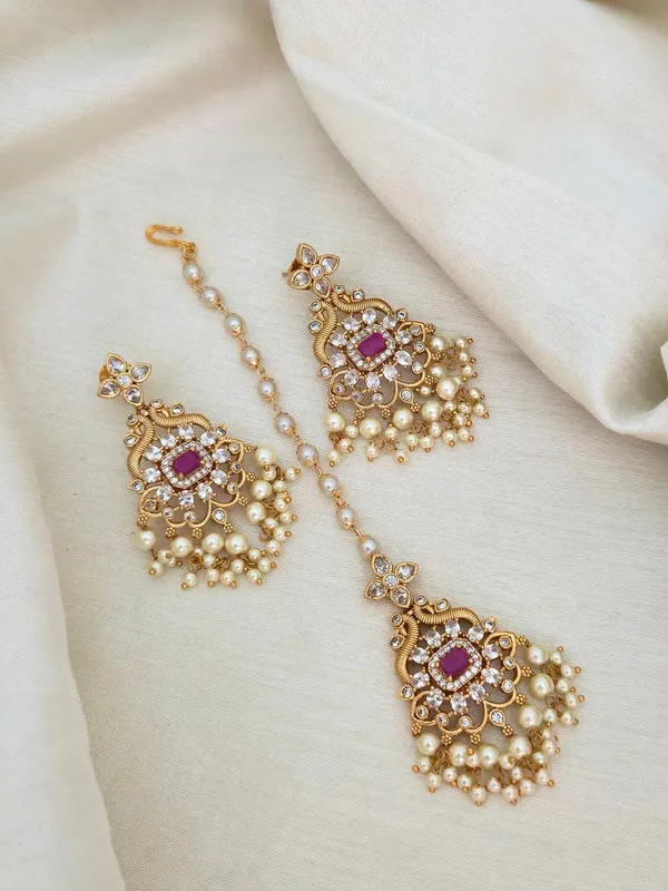 Dheema_Maangtikka_with_Earrings