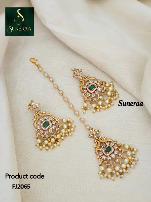 Dheema_Maangtikka_with_Earrings