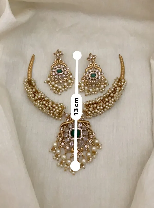 EMERALD_PEARL_NECKLACE_SET